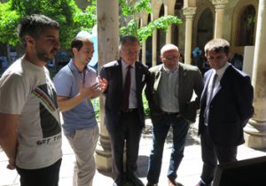 Investigadors del grup Eventlab amb el Rector de la Universitat de Barcelona i el Director d'Universitats 